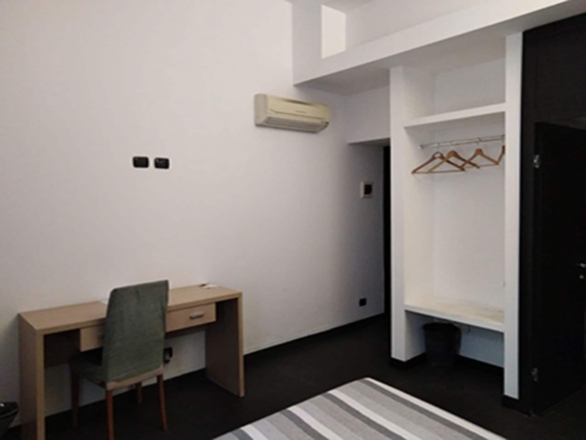 M&J Place Hostel רומא מראה חיצוני תמונה