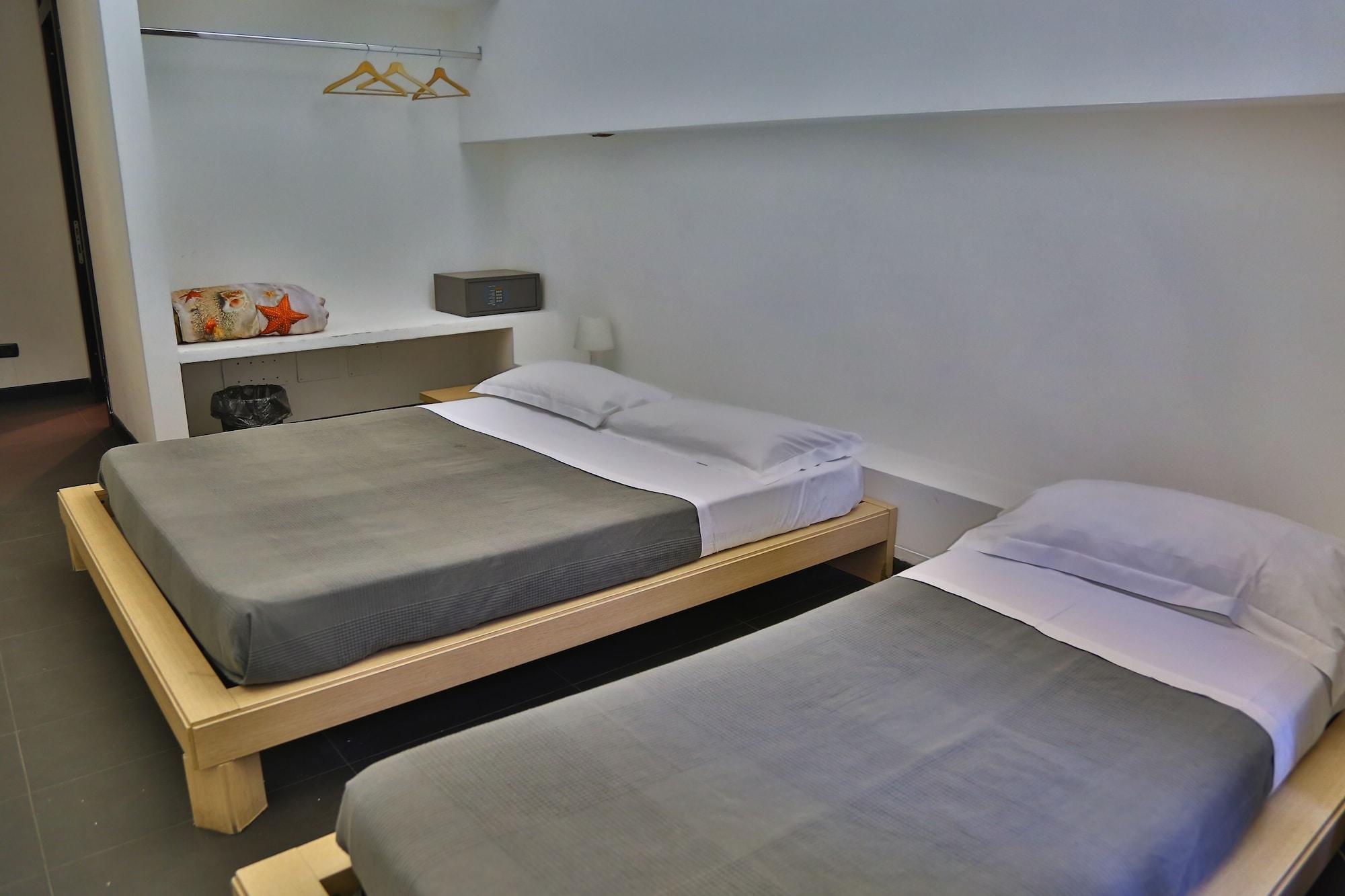 M&J Place Hostel רומא מראה חיצוני תמונה