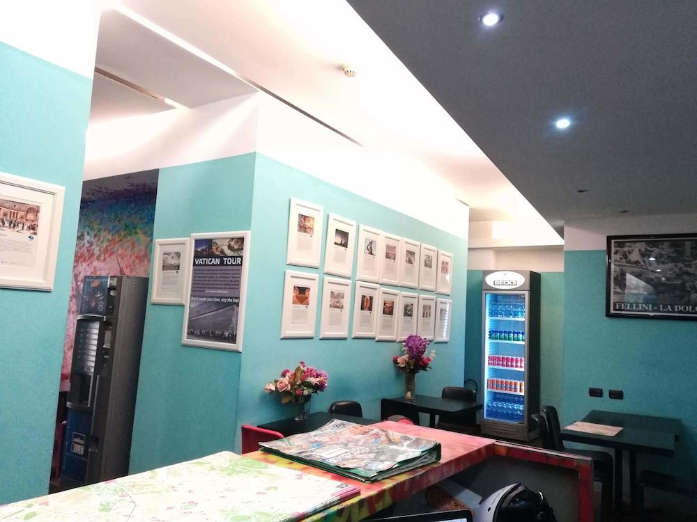 M&J Place Hostel רומא מראה חיצוני תמונה