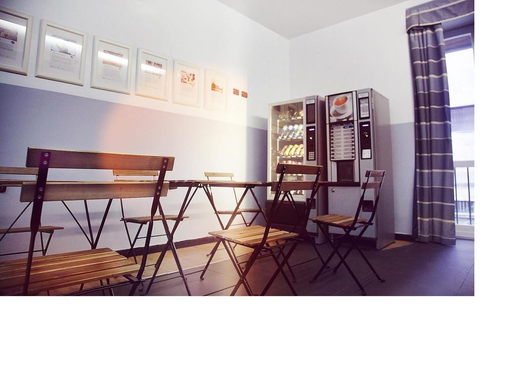 M&J Place Hostel רומא מראה חיצוני תמונה