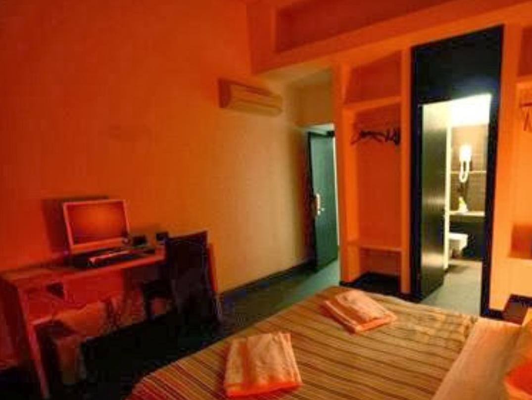 M&J Place Hostel רומא מראה חיצוני תמונה