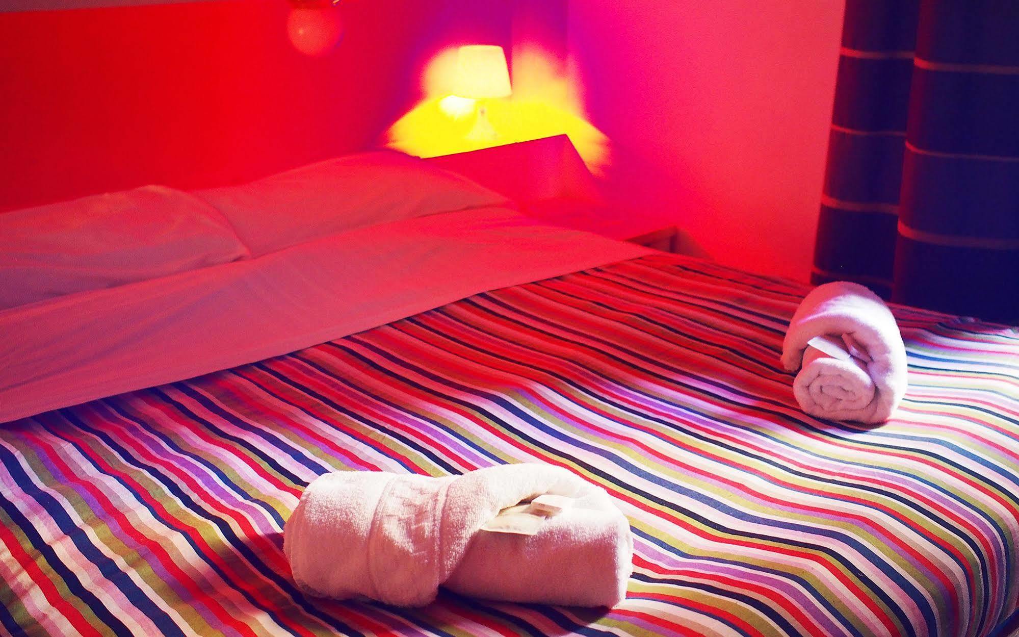 M&J Place Hostel רומא מראה חיצוני תמונה